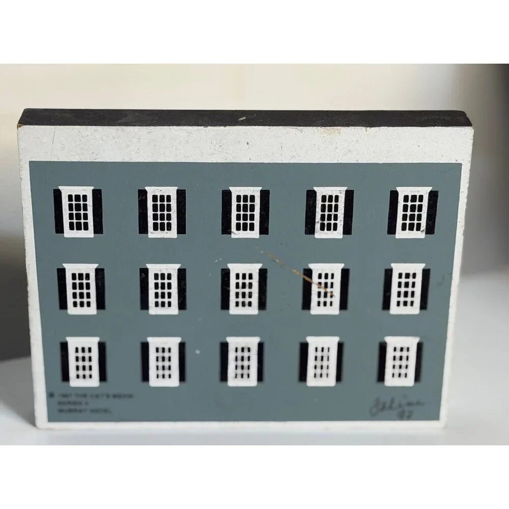 Vintage Cats Meow 1987 Murray Hotel Series V Wooden Village Shelf Sitter Retired